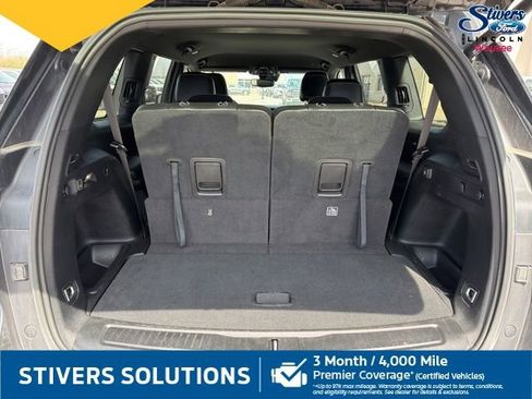 Used 2023 Jeep Grand Cherokee L Laredo image 9