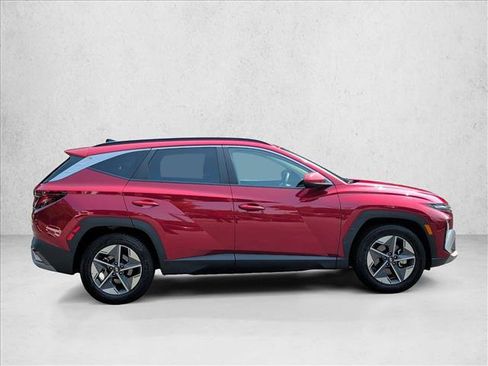 Used 2025 Hyundai Tucson SEL FWD image 4
