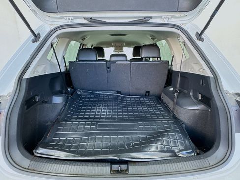 Used 2018 Volkswagen Tiguan SE FWD image 17