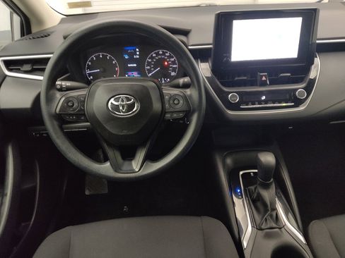Used 2025 Toyota Corolla LE FWD image 22