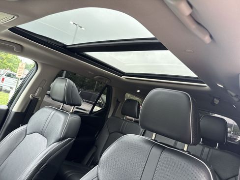 Used 2025 Honda Pilot Elite image 22