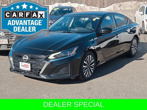 Used 2023 Nissan Altima 2.5 SV image 2