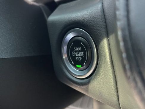 Used 2023 Chevrolet Suburban Z71 w/ Luxury Package image 23