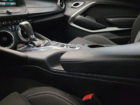 Used 2017 Chevrolet Camaro LT RWD image 26
