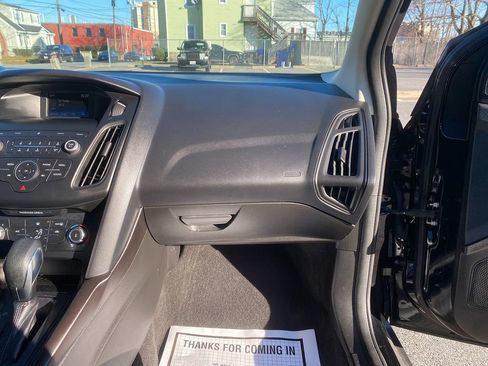 Used 2018 Ford Focus SE image 29