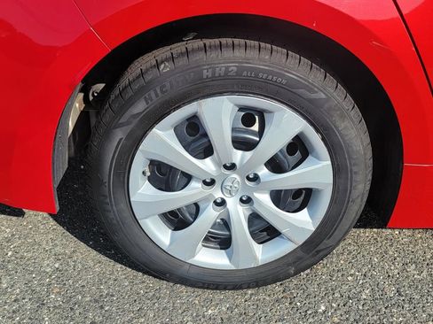 Used 2021 Toyota Corolla LE FWD image 10