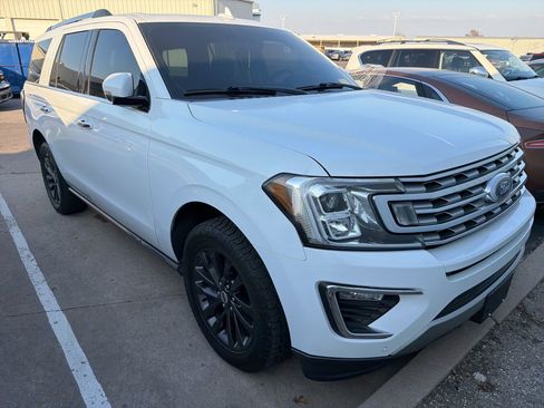 Used 2019 Ford Expedition Limited image 3