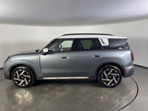 Used 2025 MINI Cooper Countryman S w/ Comfort Package Max image 8
