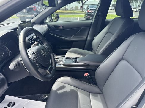 Used 2025 Lexus IS 300 w/ Comfort Package RWD image 13