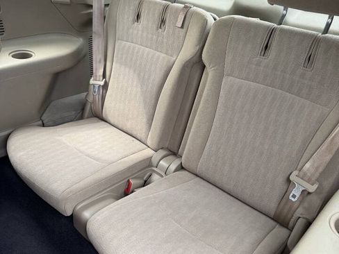 Used 2013 Toyota Highlander 4WD w/ Cold Weather Pkg image 16