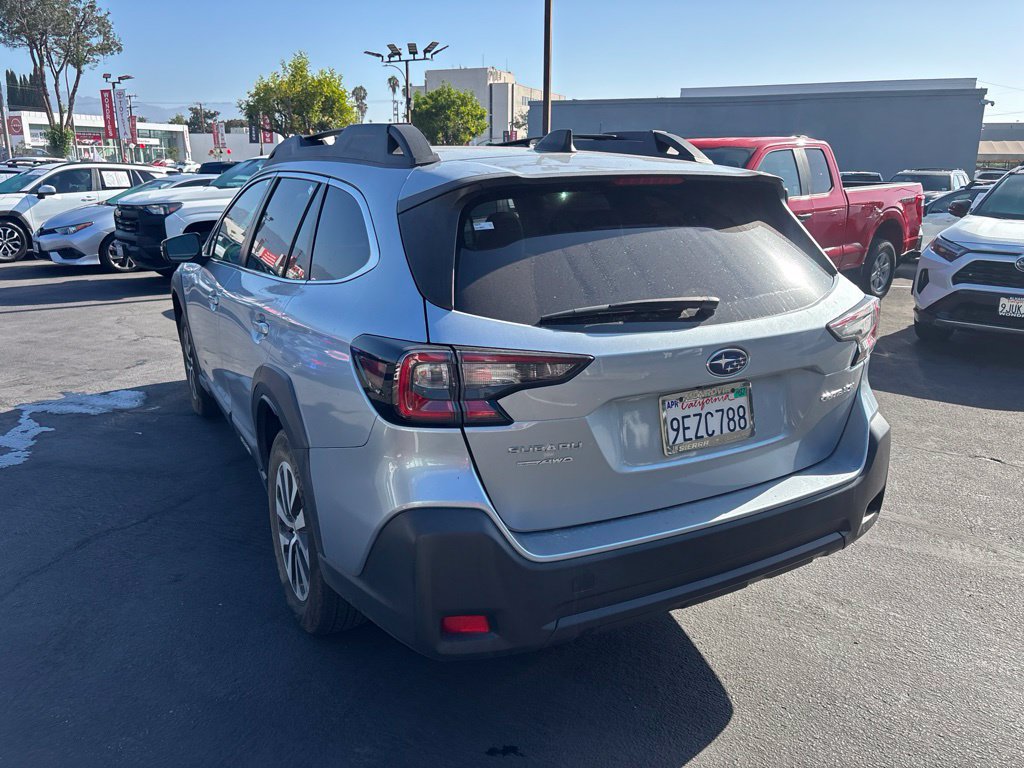 Used 2023 Subaru Outback Premium AWD/4WD image 6