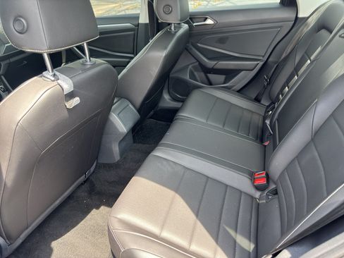Used 2023 Volkswagen Jetta SE w/ Panoramic Sunroof Package FWD image 3