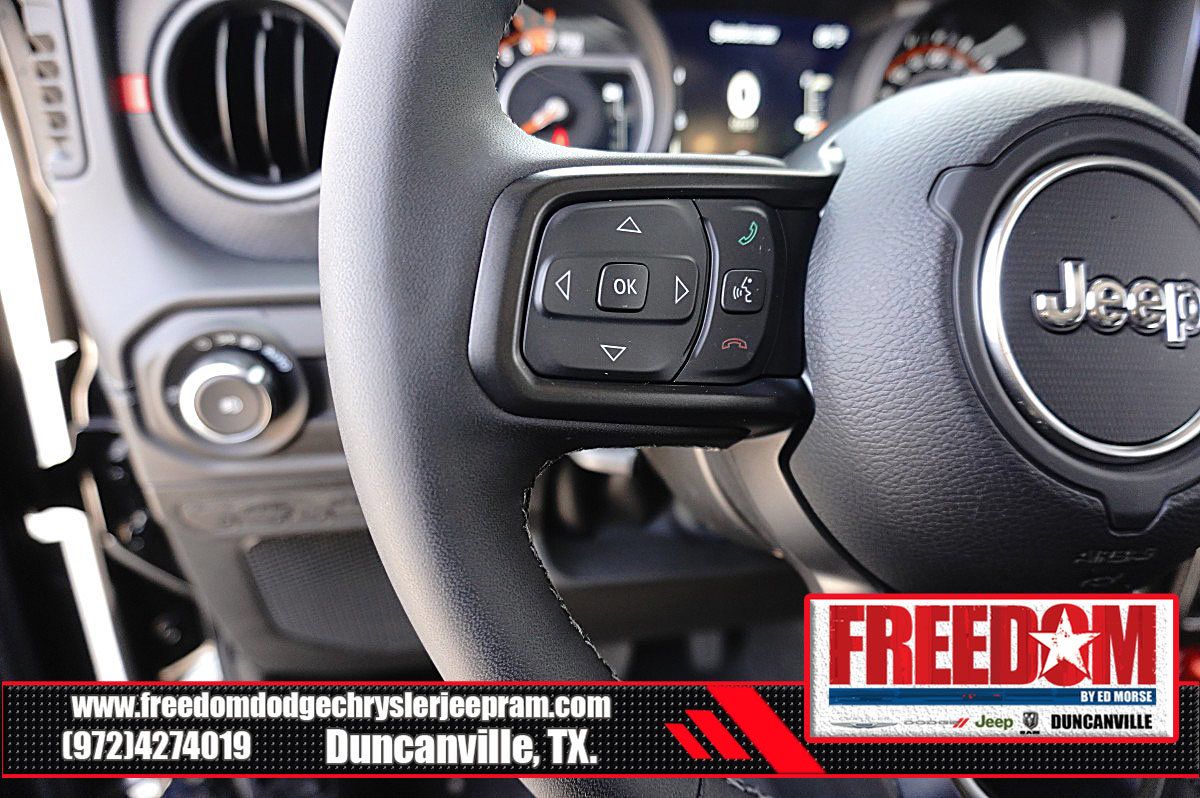 Used 2026 Jeep Wrangler Unlimited Rubicon AWD/4WD image 25