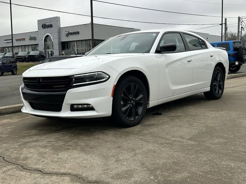 Used 2023 Dodge Charger SXT w/ Blacktop Package image 2
