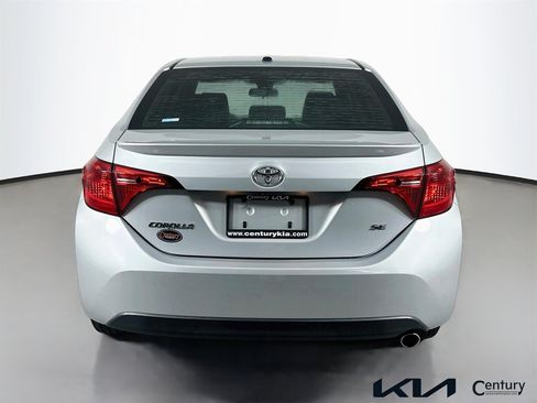 Used 2017 Toyota Corolla SE w/ SE Premium Package FWD image 6
