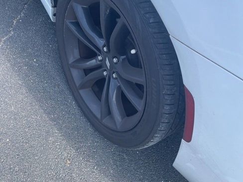 Used 2018 Dodge Charger R/T w/ Plus Group RWD image 7