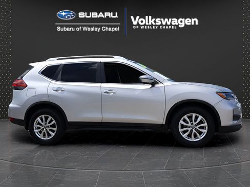 Used 2019 Nissan Rogue SV FWD image 8