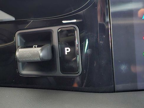 New 2025 Porsche Taycan image 34