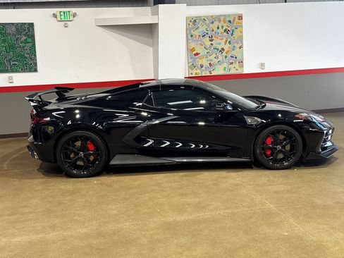 Used 2022 Chevrolet Corvette Stingray Premium Conv w/ Z51 Performance Package RWD image 29