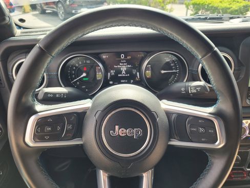 Used 2022 Jeep Wrangler Unlimited Rubicon 4xe image 28