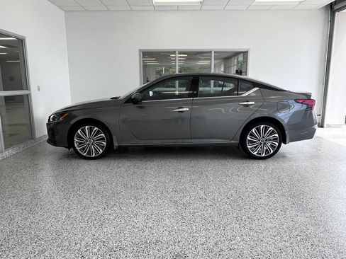 Used 2023 Nissan Altima 2.5 SL AWD/4WD image 13