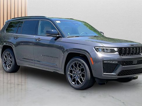 New 2026 Jeep Grand Cherokee L Summit w/ Obsidian Package AWD/4WD image 2