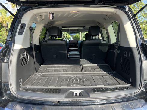 Used 2023 INFINITI QX80 Premium Select w/ All-Season Package RWD image 32