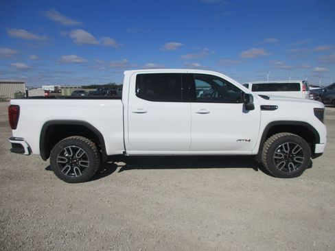 New 2026 GMC Sierra 1500 AT4 w/ AT4 Premium Package image 3
