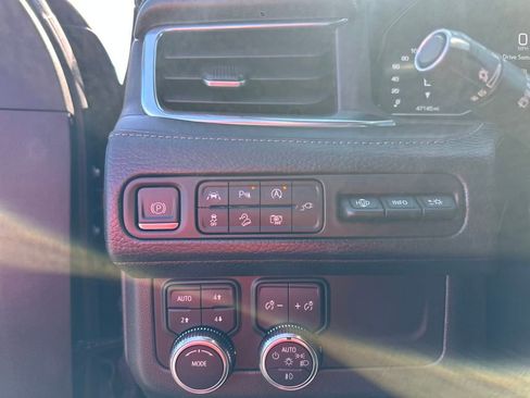 Used 2022 GMC Yukon Denali image 24