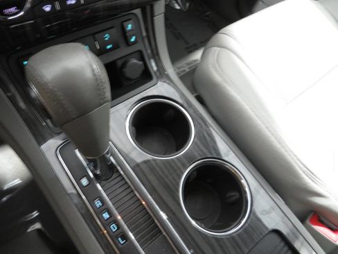 Used 2014 Chevrolet Traverse LT FWD image 24