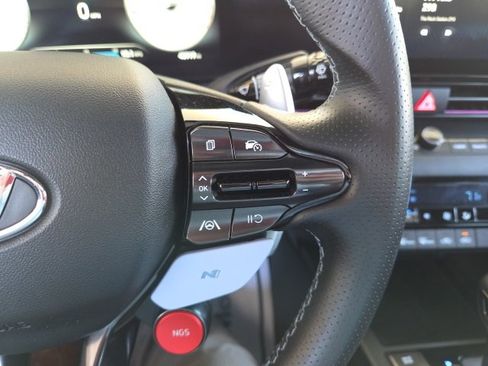 Used 2022 Hyundai Elantra N image 15