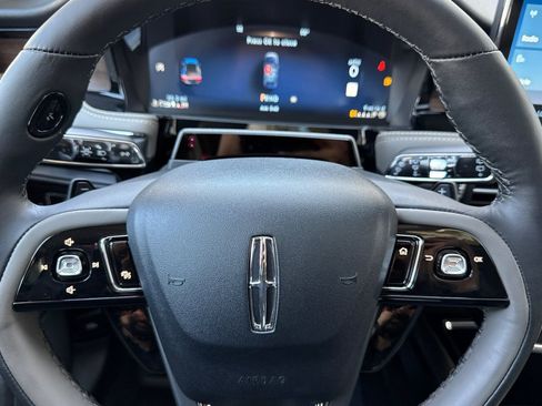 New 2025 Lincoln Corsair Reserve w/ Equipment Group 202A image 22