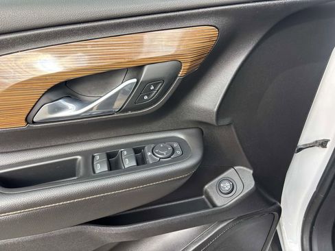 Used 2019 GMC Terrain SLE w/ Driver Convenience Package image 18