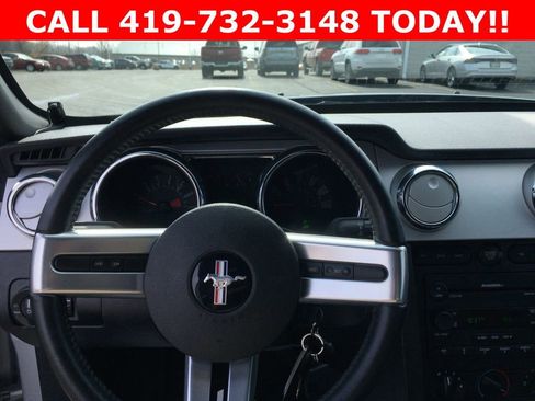 Used 2006 Ford Mustang Convertible image 6