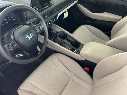 Used 2025 Honda Accord LX image 10
