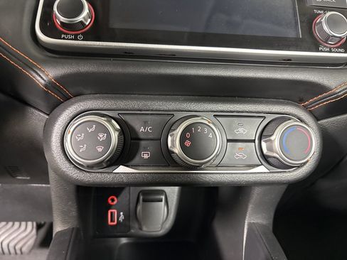 Used 2021 Nissan Versa SR image 18