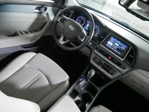 Used 2018 Hyundai Sonata SEL FWD image 9