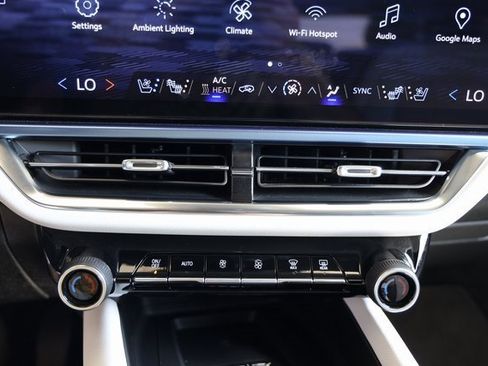 New 2025 Chevrolet Equinox EV LT w/ Convenience Package II image 18