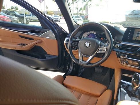 Used 2018 BMW 530i xDrive w/ Premium Package image 16