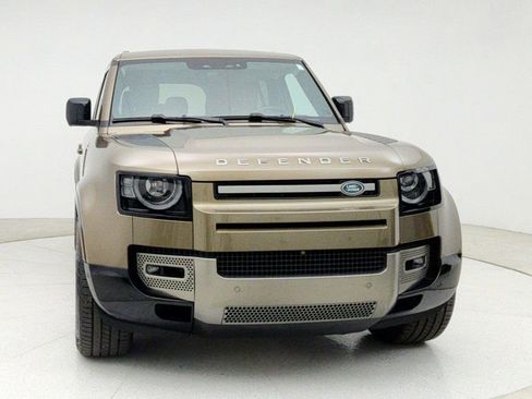 Used 2024 Land Rover Defender 110 X-Dynamic SE image 2