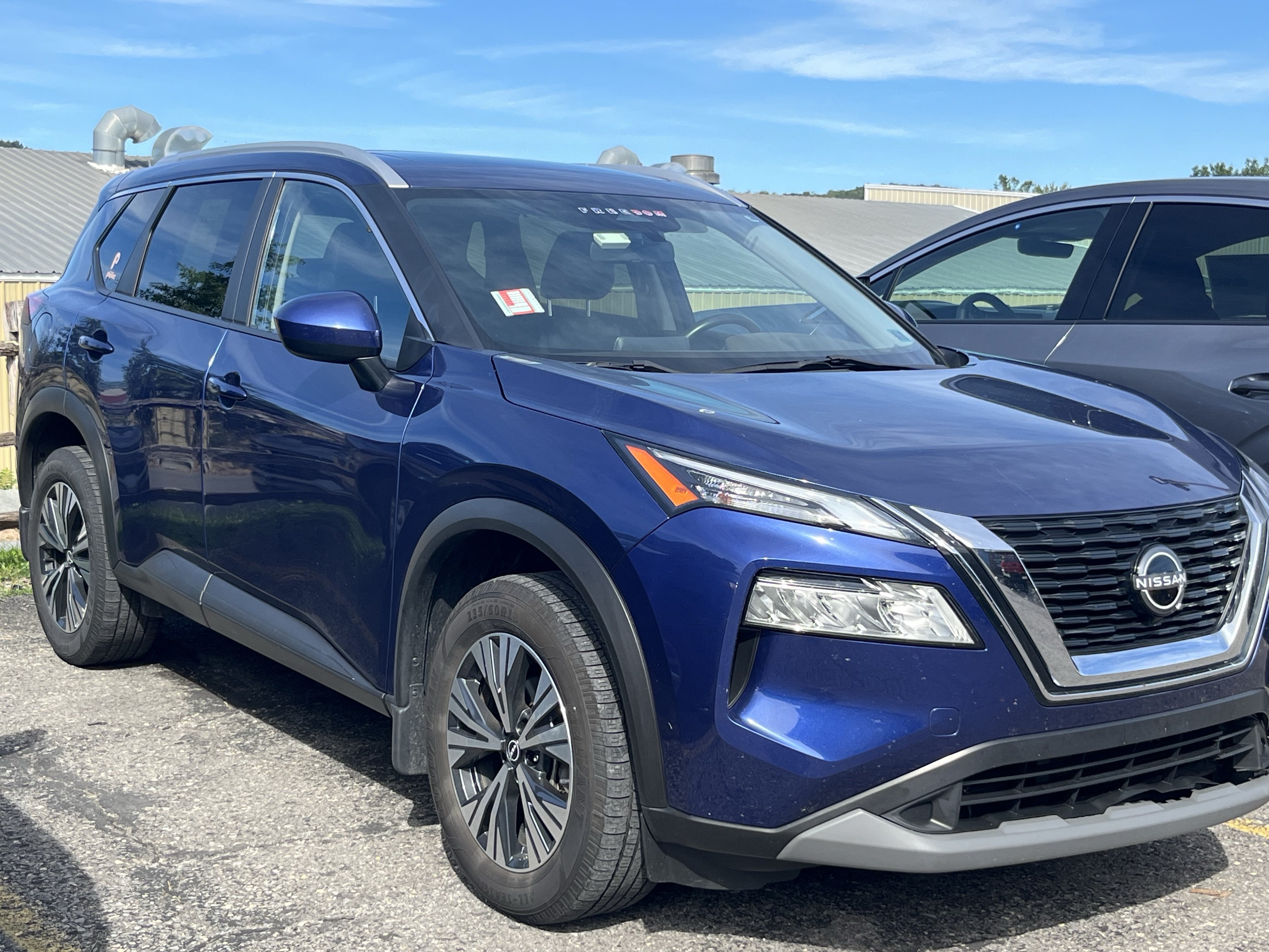 Used 2023 Nissan Rogue SV w/ SV Premium B Package AWD/4WD image 1
