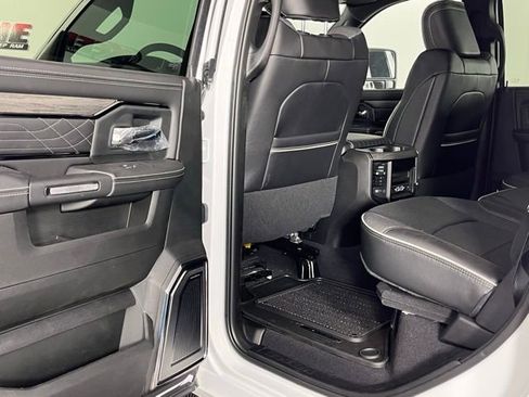 New 2025 RAM 2500 Limited image 29