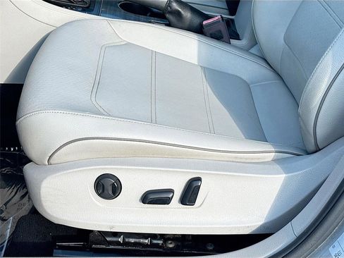 Used 2018 Volkswagen Passat 2.0T SE image 19