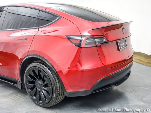 Used 2021 Tesla Model Y Long Range AWD/4WD image 9