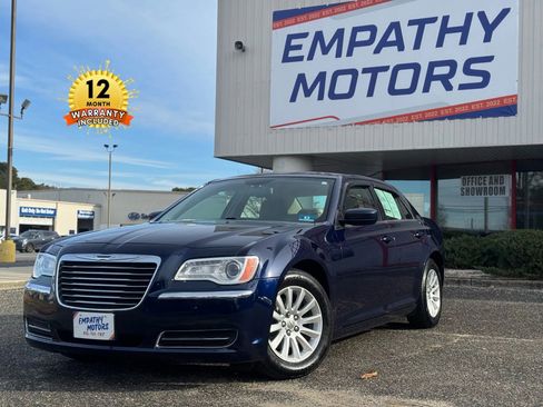 Used 2014 Chrysler 300 image 1