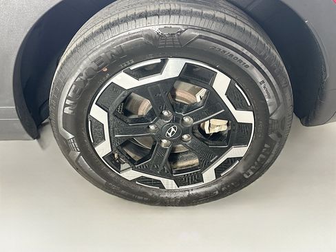 Used 2025 Hyundai Santa Fe SEL image 11