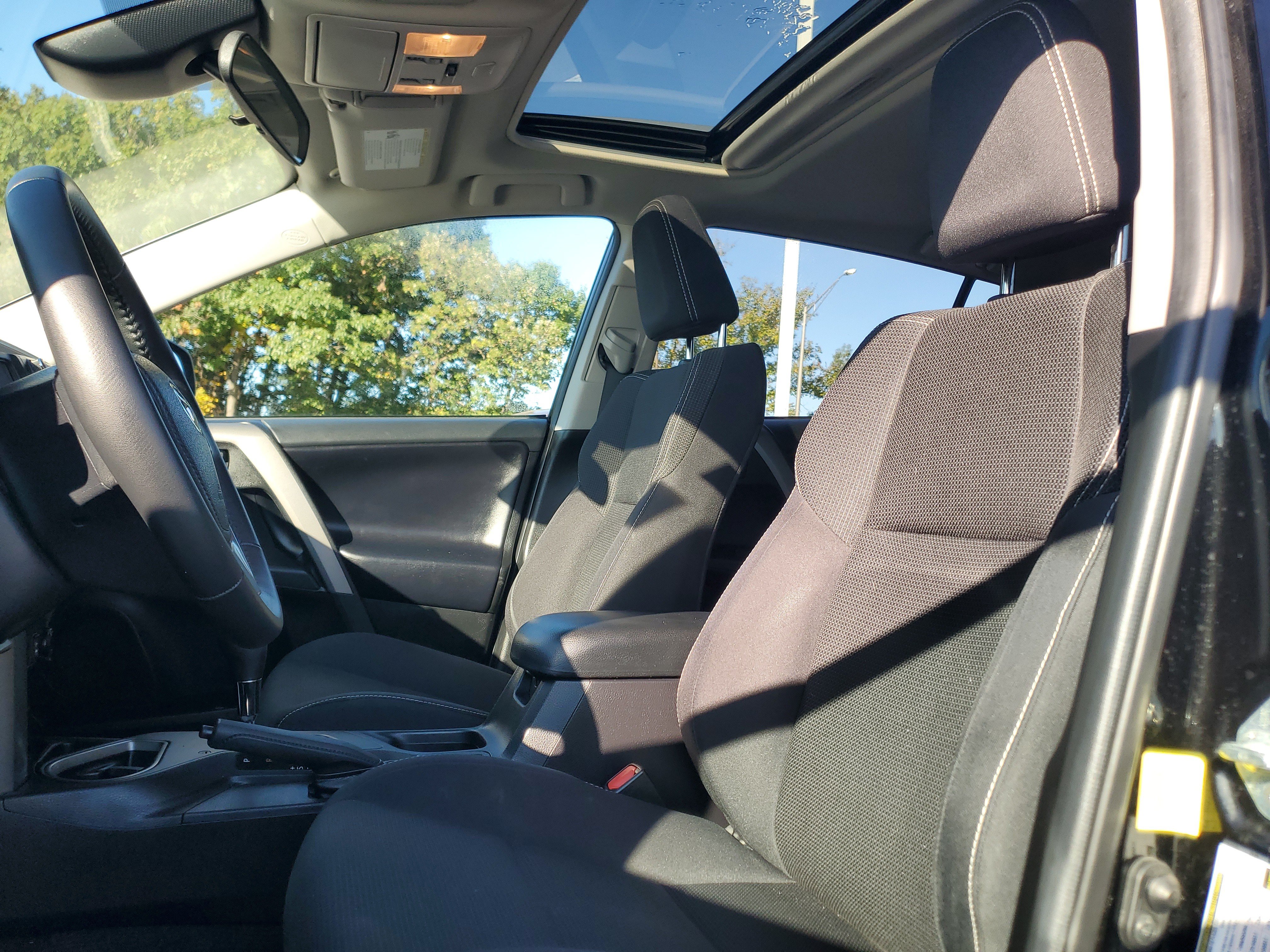 Certified 2018 Toyota RAV4 XLE w/ Plus Extra Value Package AWD/4WD image 19
