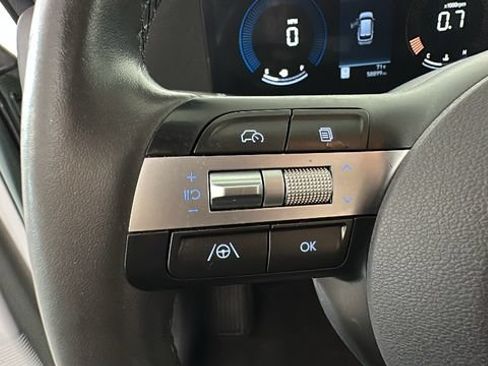 Used 2024 Hyundai Kona SEL AWD/4WD image 16