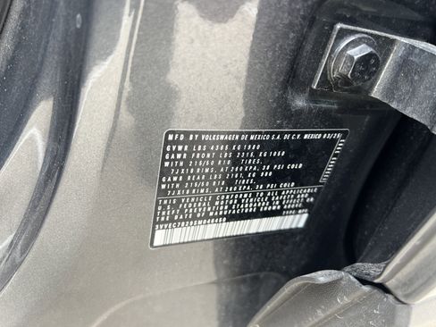 Certified 2025 Volkswagen Taos SE image 32