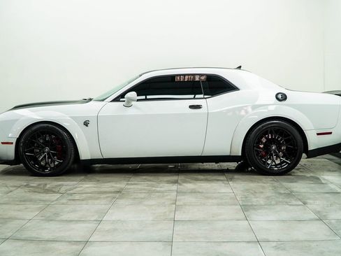Used 2019 Dodge Challenger SRT Hellcat Redeye image 8